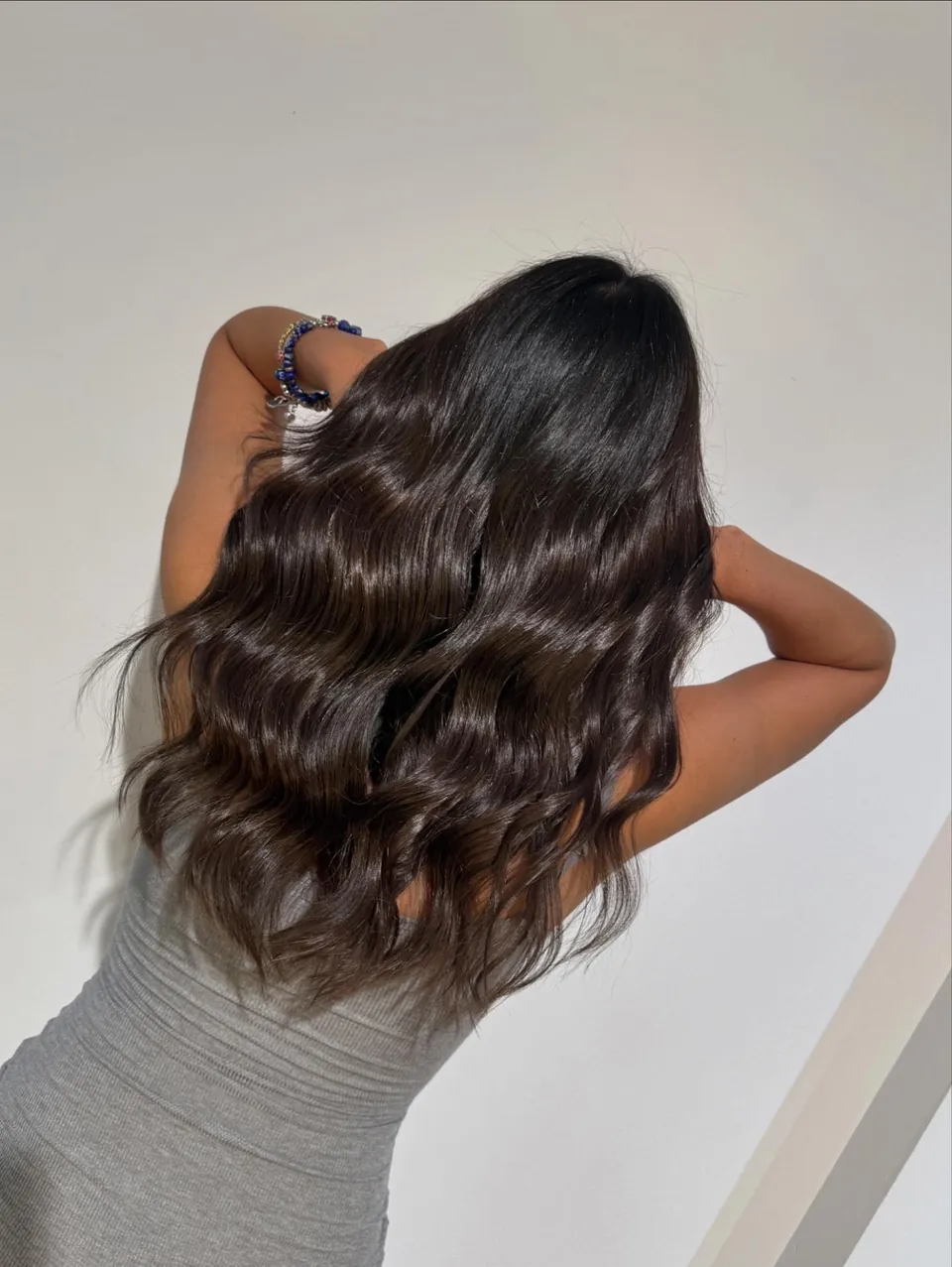 Melena morena con ondas